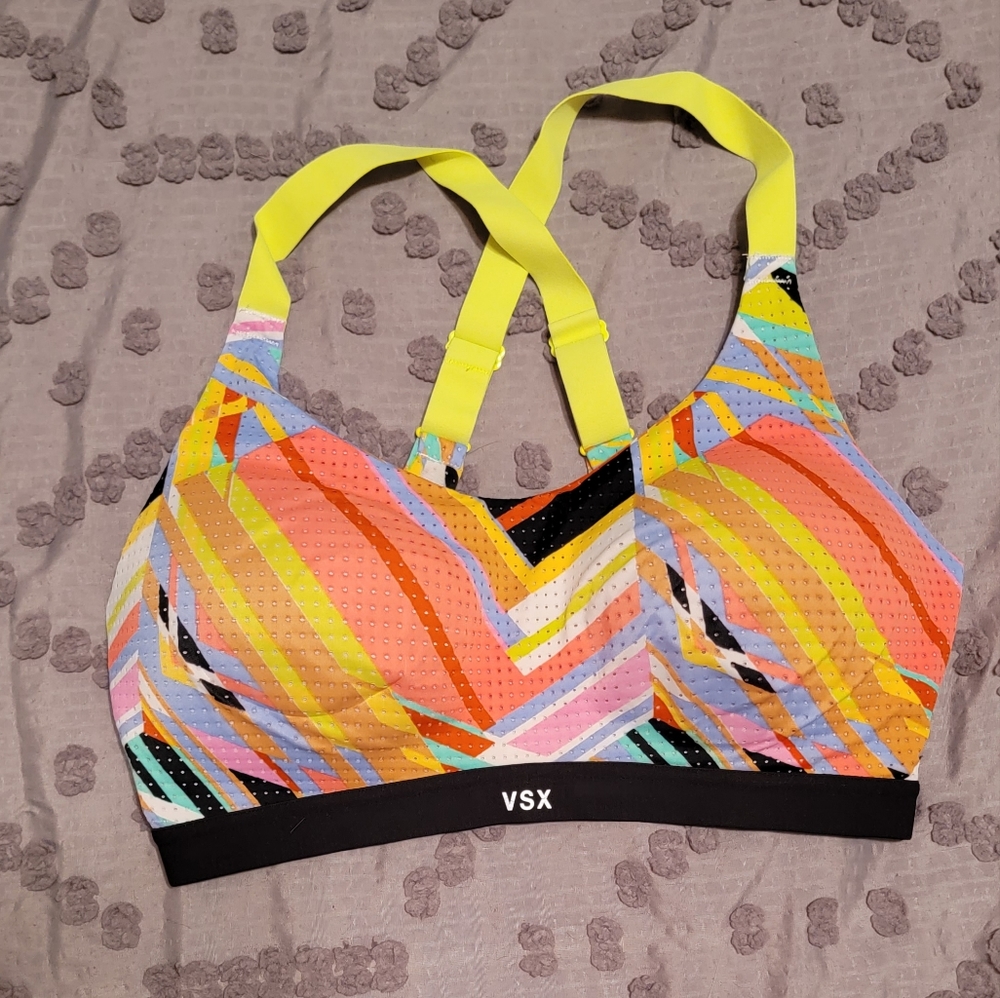 Victoria's Secret Sporta Bra 34D Like New